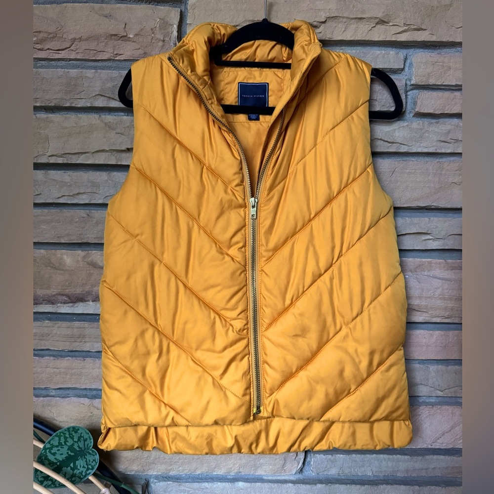 Tommy Hilfiger Chevron Down Puffer Vest